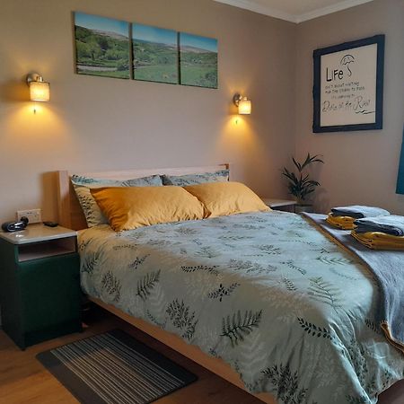 Slieve Elva B&B Лісдунварна Екстер'єр фото